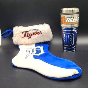Preowned MLB Detroit Tigers LOGO 18" Long Velvet Stocking & 16-oz Tumbler Lot